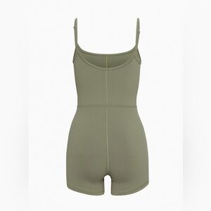 Aritzia Wilfred Free
Freestyle 3" Romper